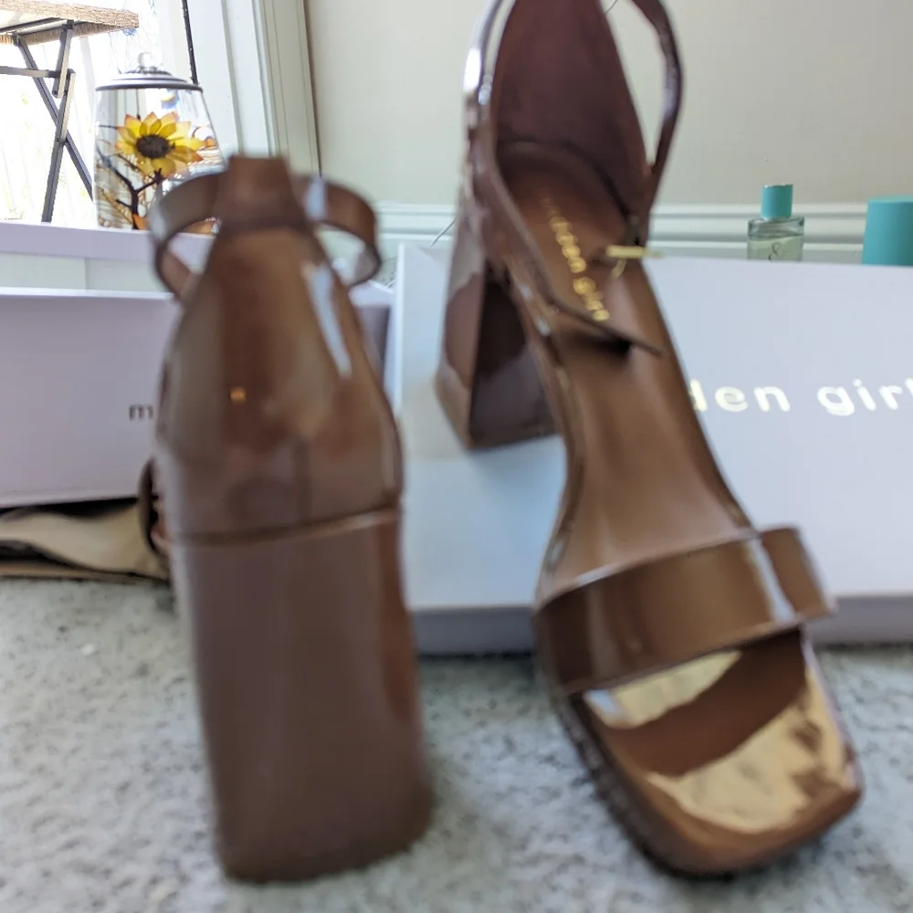 Madden Girl Francesca's Collections Brown Patent Block Heel Sandals
